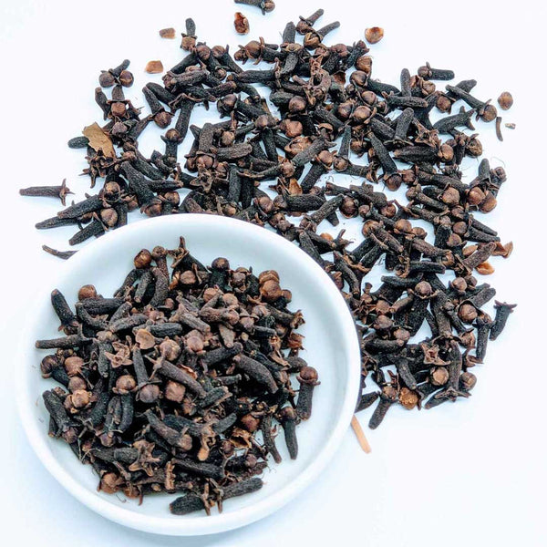 Natural and fragrant whole cloves for seasoning
